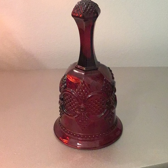 AVON RUBY RED CAPE COD GLASS BELL COLLECTION WITH CLAPPER - Picture 3 of 3